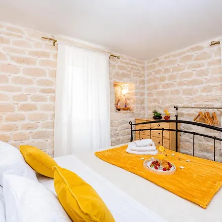 Golden Dream In Diocletian Palace